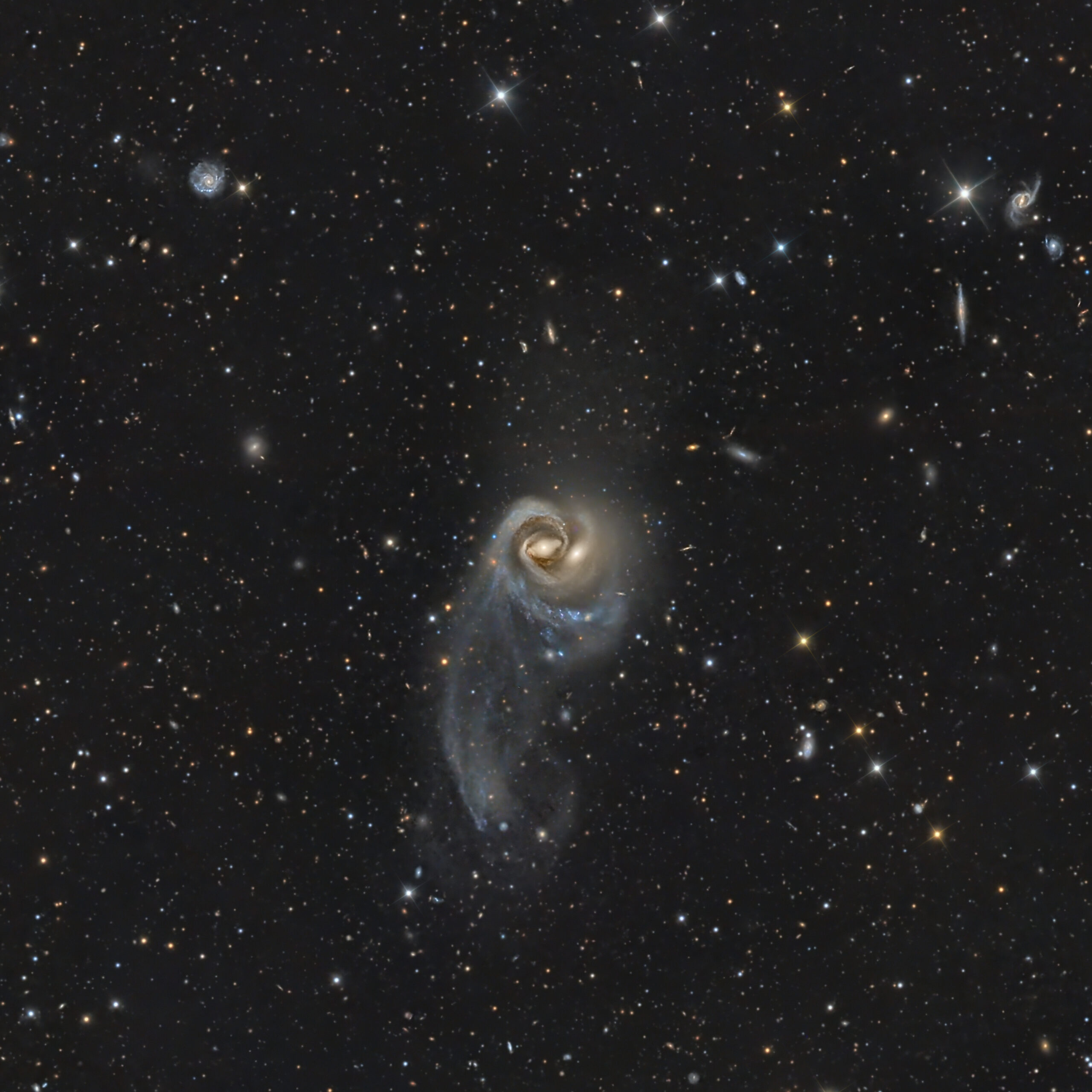 NGC 7285 and NGC 7284