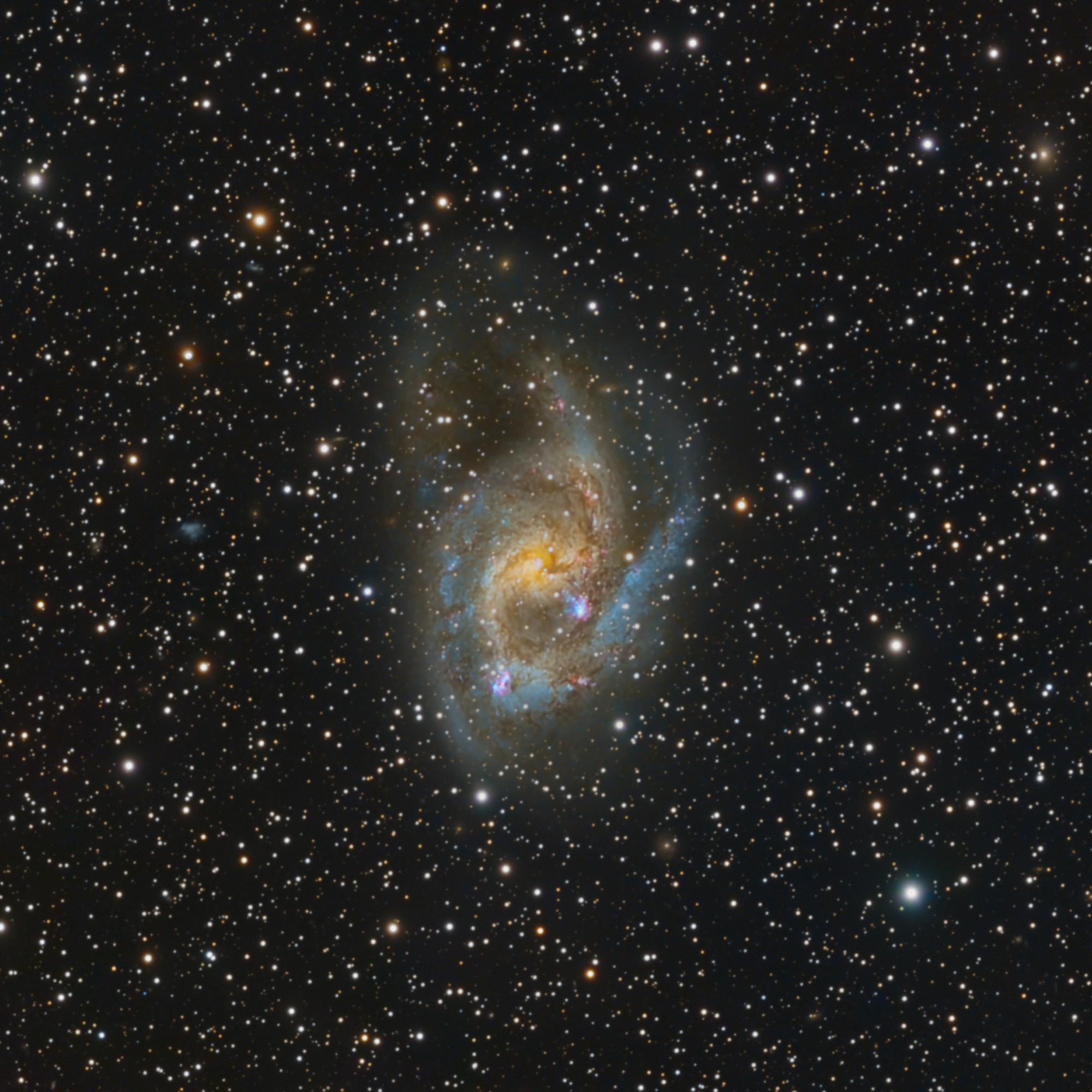 NGC 6221